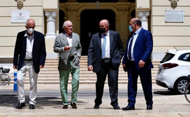 Un representante de la familia real de Catar visita al alcalde de Málaga para reafirmar su apuesta por la Torre del Puerto
